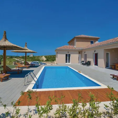 Holiday-home-moderna Casa de Férias Sukošan
