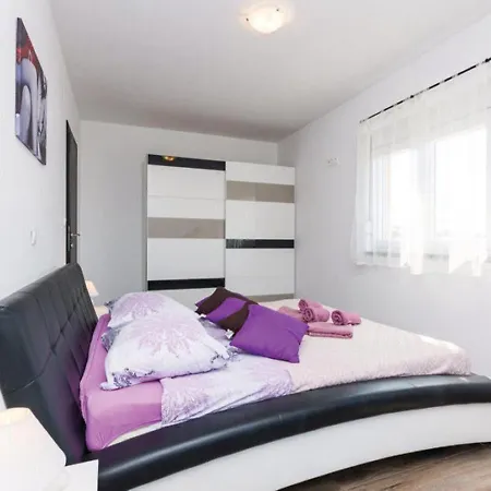 Feriehus Holiday-home-moderna