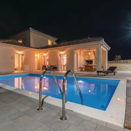 Holiday-home-moderna